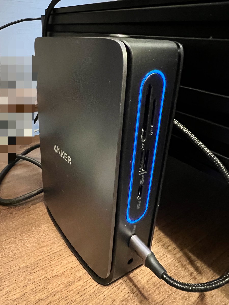 icchuguitarviol's tweet photo. iPadとオーディオI/Fの接続が不安定すぎることに困っていたんですが、電源供給に難があるからと知り、大げさと思いつつもドッキングステーションを導入。
結果、接続は安定し音質まで向上するという大成功です。
やっぱ電源大事なのねー https://t.co/c5beV7rM6Q