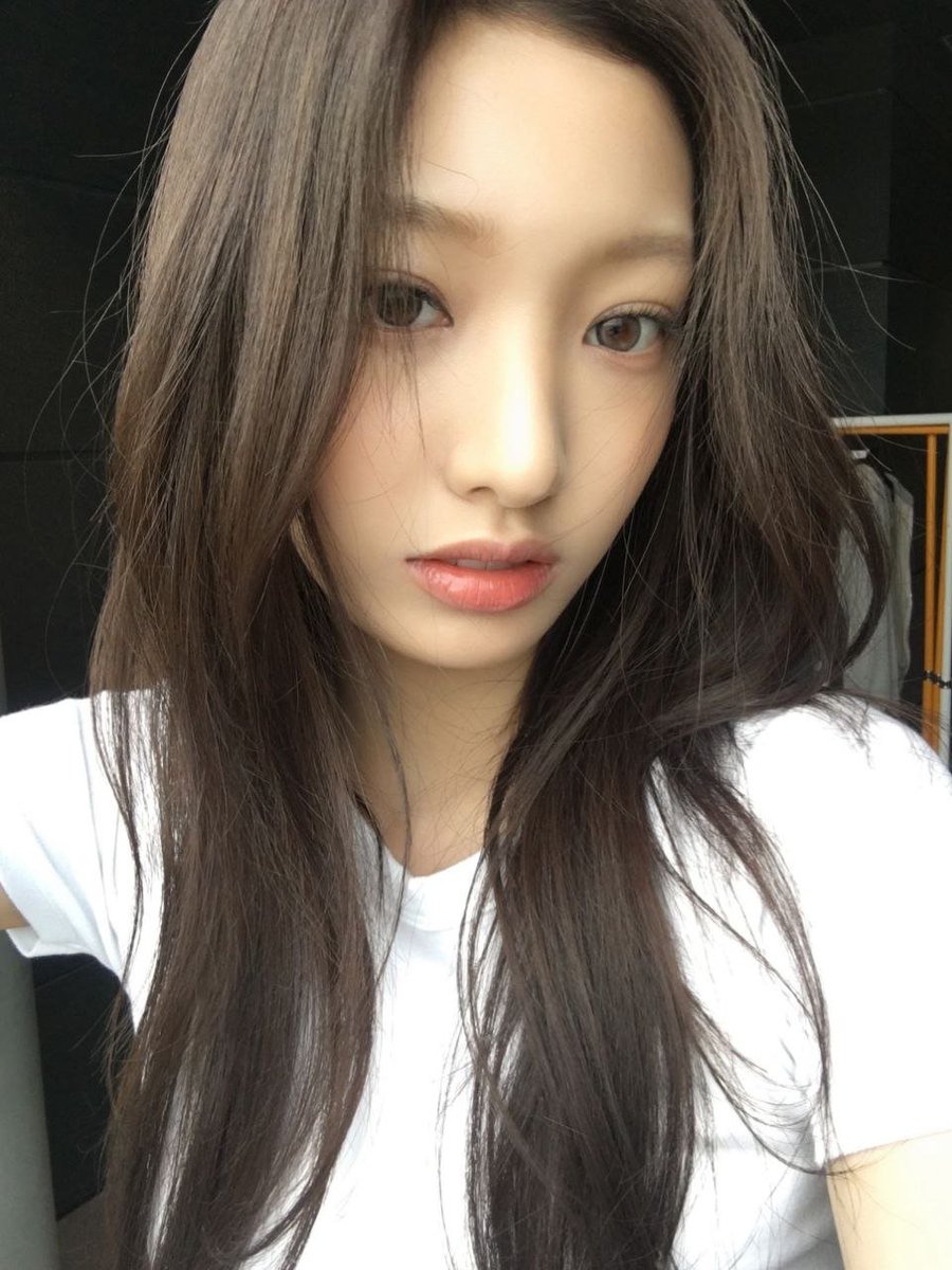 tuidesyeon's tweet photo. I believe 𝚊𝚗𝚐𝚎𝚕𝚜 must be real, because how else would I be here? ૮ ◞._.◟ ྀིა { ♥︎! } This soft skin of mine is glowing even brighter, all thanks to this dreamy white shirt. ☆ ͡꒱ https://t.co/vTsOtQtXfZ