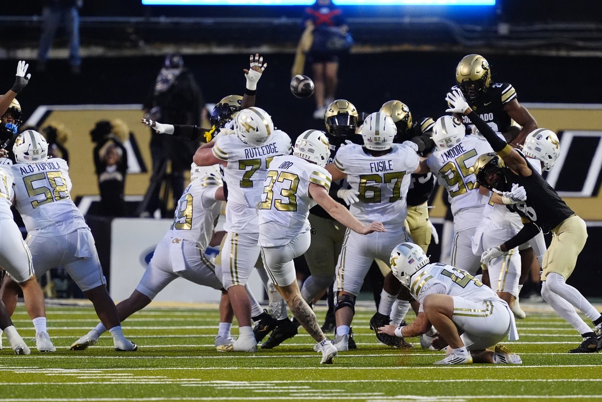 Kelly_Quinlan's tweet photo. It is game day for Georgia Tech as the Jackets open the 2026 season against Colorado. Here are my broader thoughts on the game, as both teams have a lot of changes going into the opener at critical coaching spots.

https://t.co/cATEFixJVZ https://t.co/KyYUQewEje