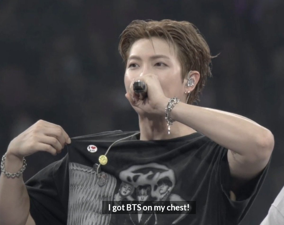 borahae_4_life's tweet photo. "I got bts on my chest and i got army on my back" 😭😭😭💜💜💜 oh namjoon https://t.co/hUuCTluh0a