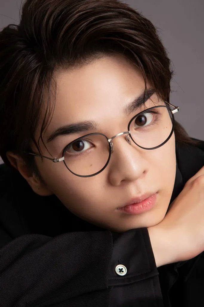 faninfo_milk's tweet photo. 🩵塩﨑太智さん、初の単独表紙✨

9月24日(木)発売
『SPRiNG 11月号』

塩﨑太智さんが
待望の初単独表紙に登場！📖🩵

さらに10ページの大特集も掲載✨
ファン必見の一冊です👀

▼予約はこちら
https://t.co/NZp1Q4382Z

#PR #MILK #塩﨑太智 https://t.co/fV5mI3FP9P