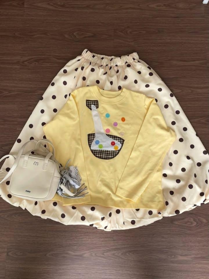 avelyanne's tweet photo. BARU TAU BRAND INI SEKARANG NGELUARIN BAJU SELUCU INI 😭🤏🏻
Beneran deh, di cuaca Indo gini kaos-kaos lucu begini tuh kepake banget 🤍 https://t.co/Fc5WjeWpok