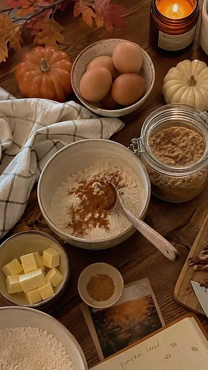 modernlilithh's tweet photo. autumn baking 🥧 https://t.co/pZpngWsSKA