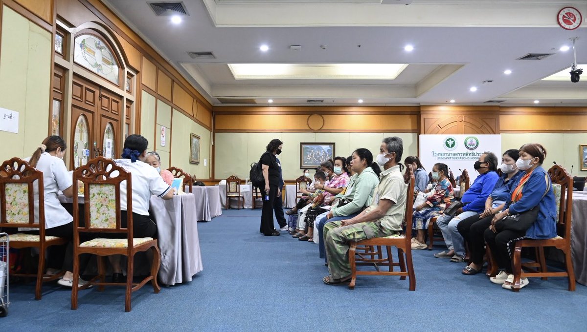 RCHB_TRC's tweet photo. #สำนักงานบรรเทาทุกข์ฯ #สภากาชาดไทย ส่งต่อเสียงแห่งโอกาส ติดตามการใช้ #เครื่องช่วยฟัง ช่วยผู้บกพร่องทางการได้ยิน #จังหวัดอุบลราชธานี https://t.co/HtkOaIkpQA