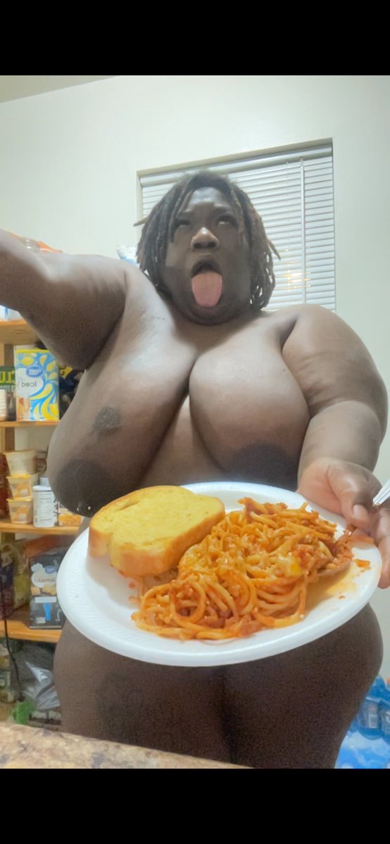 lucydior5829's tweet photo. I made spaghetti for yhu nd da kids dada …. 
https://t.co/P6QySg8Vnr https://t.co/LwCq55nPEX