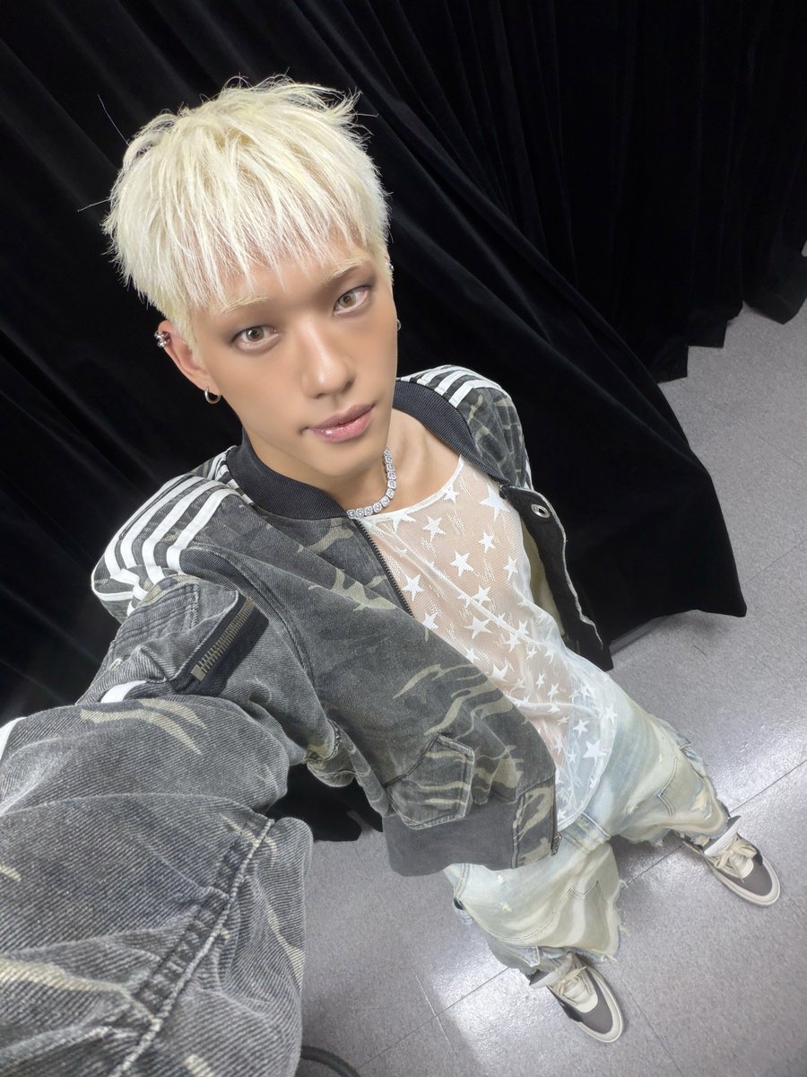 at_ALL_H_OURS's tweet photo. [#제이든]
Summer🔥🔥

#ALL_H_OURS #올아워즈
#XAYDEN #제이든 https://t.co/PR2xZR8D0O
