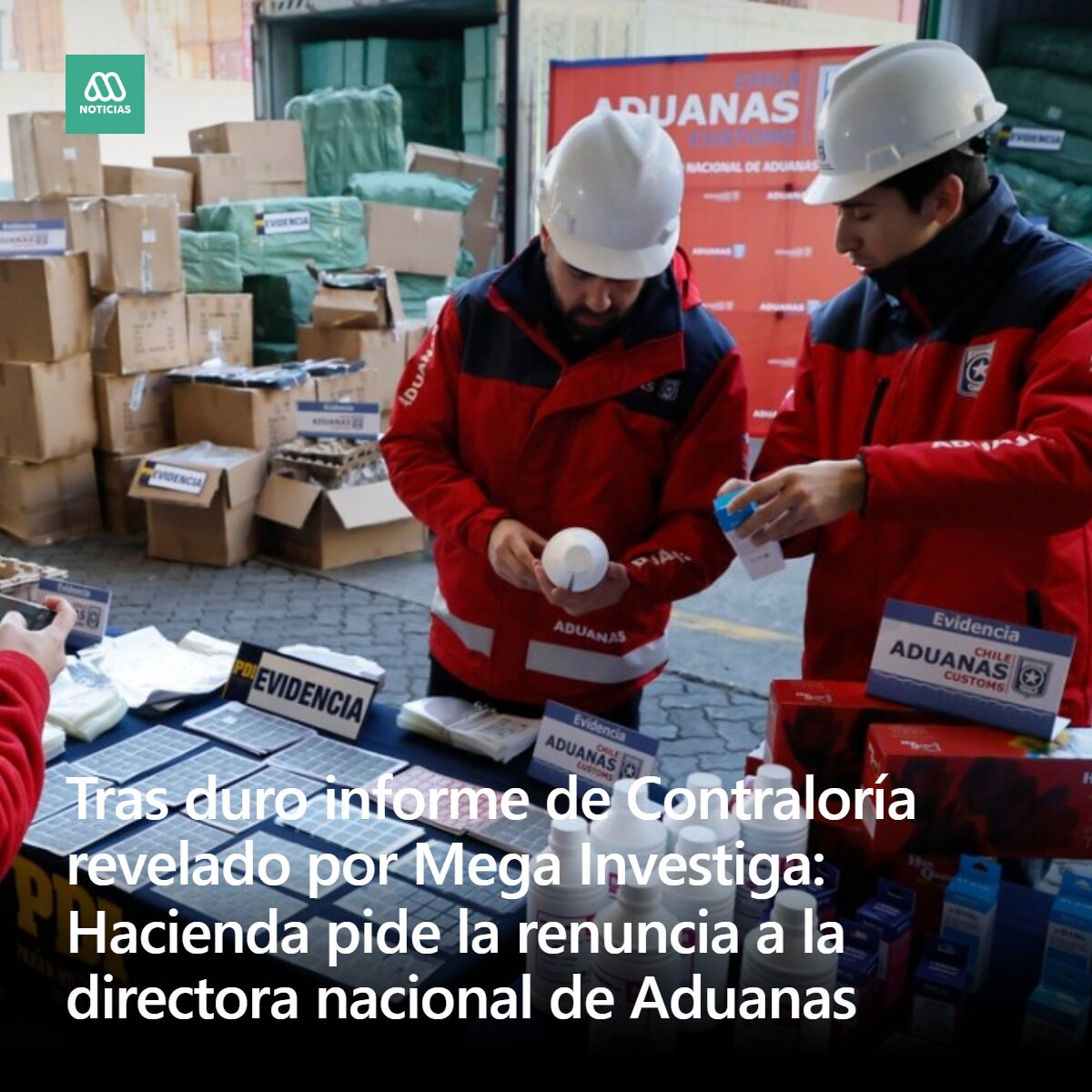 meganoticiascl's tweet photo. El ministro Jorge Quiroz solicitó la renuncia de la directora de Aduanas, Alejandra Arriaza, tras revelarse un informe de Contraloría que detectó graves fallas de fiscalización. ➡️ https://t.co/bXLHBa9xIe https://t.co/o86PumhrUG