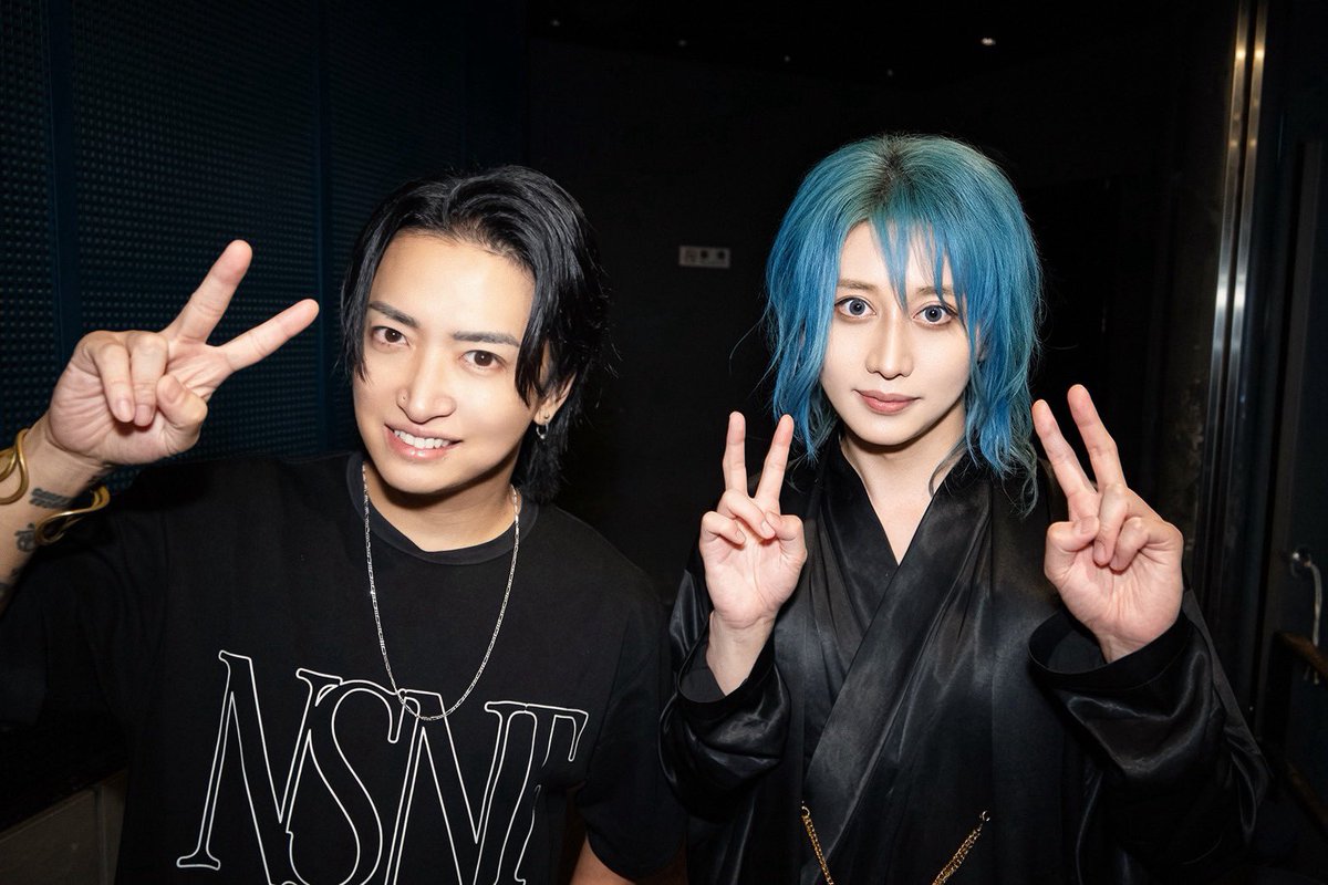 Nexusblack7777's tweet photo. ＳＩＤ　ＬＩＶＥ　ＨＯＵＳＥ　ＴＯＵＲ

「いちばん好きな場所２０２６」

明希さんにご招待頂き

お邪魔して参りました

会場を歩き回るマオさんを眺めていたら

突然隣に現れシャウトを至近距離で頂いた

最高の体験になりました

最高の一体感とエモさをありがとうございました https://t.co/OXlqMfd0oc