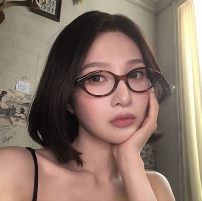 ryul4bel's tweet photo. happy joy day!!!! 💚 https://t.co/7mFsbrvZHB