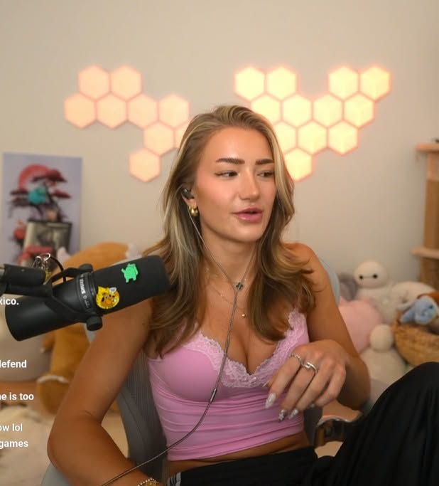 S4kLover's tweet photo. Beautiful tits 🇸🇪🍒 https://t.co/yYVprzzpNO