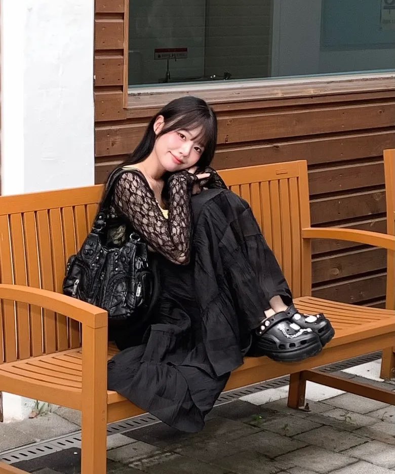 moddustore's tweet photo. เปิดจอง
Crocs〰️Sanrio Hello Kitty Platform 🐱🖤Sale 60%‼️ลด 1 วัน ‼️
ได้พร้อมตัวติดรองเท้าทั้งเซ็ตเลยคุ้มมาก
Size 23 cm /24 cm / 25 cm
 ✖️ลดเหลือ 890- ✖️ปกติ 2,000++

🙏🏻จ่ายตอนของมา งดเท⚡️รอ 30-45 วัน
📝กรอกฟอร์มจองได้เลย👇🏻 https://t.co/iG6J3flXH8