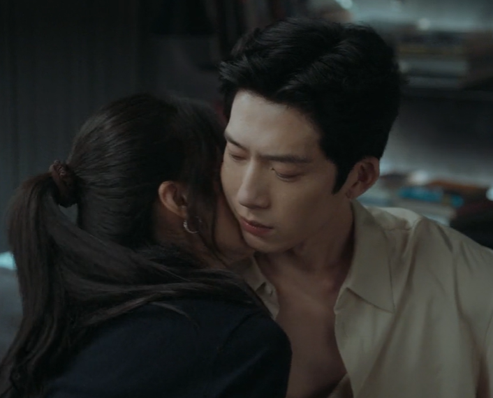 lifequeensize11's tweet photo. Episode 15 🥹🤍 After all the toxicity and jerk behaviour, seeing Luke so soft and vulnerable with Flora hits differently. The longing, their love, and knowing how they met… this episode was everything. 🌸

#TheEarlySpring https://t.co/xeG4mnJZcM