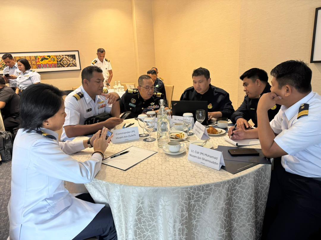 UNODC_BMB's tweet photo. @UNODC_BMB Day 1 of the Regional Fisheries Enforcement Workshop is underway in Kuala Lumpur. Officials from 🇲🇾🇮🇩🇵🇭🇹🇱 are building skills to tackle fisheries crime, from criminal networks &amp; modus operandi to information collection. Proudly supported by 🇬🇧 @FCDOGovUK https://t.co/G9Dq6gjHgz