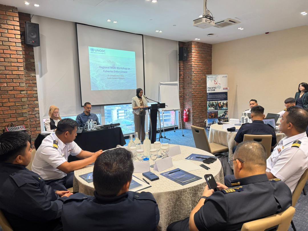 UNODC_BMB's tweet photo. @UNODC_BMB Day 1 of the Regional Fisheries Enforcement Workshop is underway in Kuala Lumpur. Officials from 🇲🇾🇮🇩🇵🇭🇹🇱 are building skills to tackle fisheries crime, from criminal networks &amp; modus operandi to information collection. Proudly supported by 🇬🇧 @FCDOGovUK https://t.co/G9Dq6gjHgz