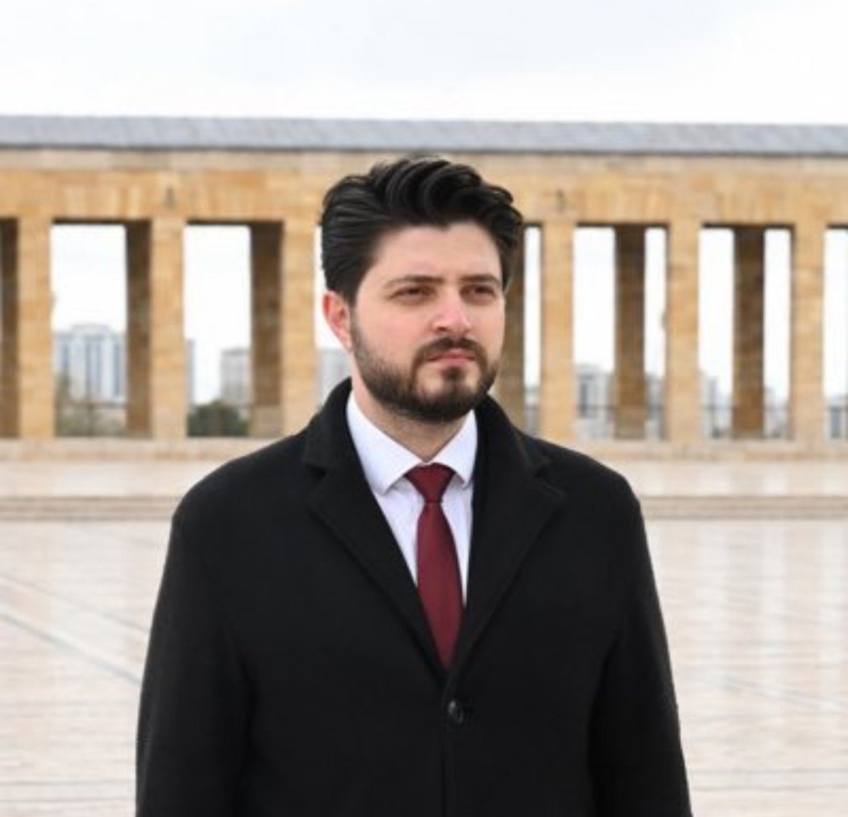 ulkucuhareketr's tweet photo. Üç beş tane satanist ergen etkileşim verecek diye Anahtar Parti Gençlik Kolları Başkanı Kadir Koray iptal edilen konser nedeniyle çok sinirlenmiş. Çok meraklı iseniz satanist ayinlere söyleyin Yavuz Ağıralioğlu'na genel merkezde çalın oynayın. https://t.co/BvUcJLHMBH