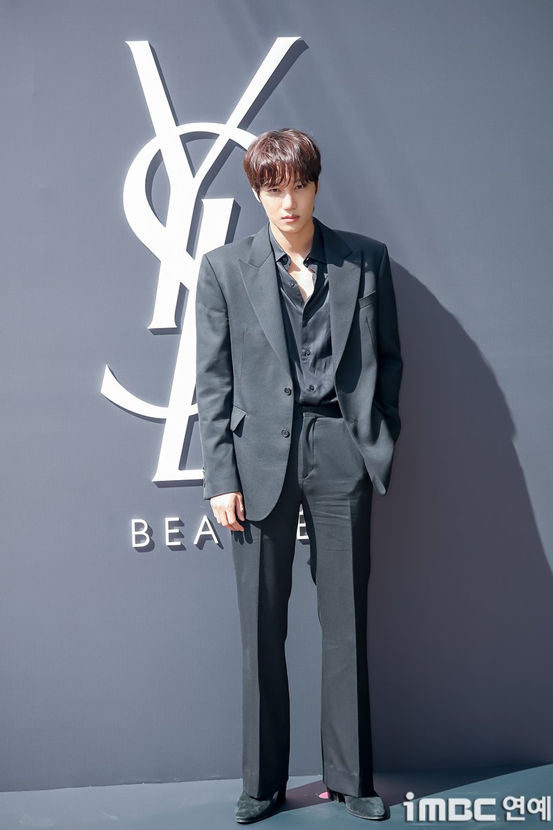 Hereiam_cafe's tweet photo. 260903 입생로랑 뷰티 성수 부띠끄 오프닝 행사 카이

[포토] 엑소 카이, 본다 카이

기사공유, 좋아요 함께 해요 💛
https://t.co/MUqaKlslFs

#엑소카이 #EXO #KAI #jongin #김종인 #카이 #カイ #종인 #金钟仁 #KAIxYSLBeauty #입생로랑뷰티 #yslbeauty #입생로랑뷰티성수부띠끄 @yslbeauty https://t.co/mT1k3CQTXR