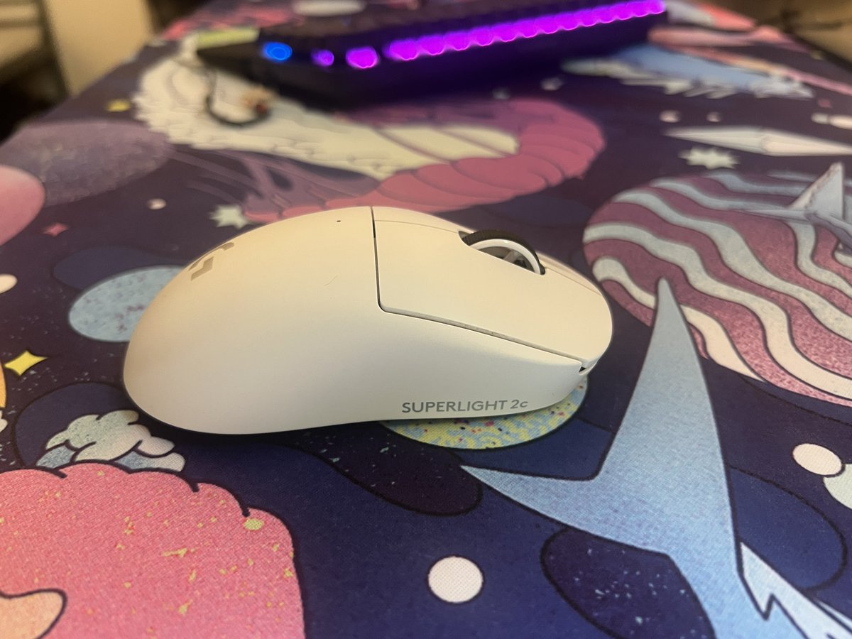 Taroufnscrim's tweet photo. 手が大���くなってきてマウス変えたので 、GPRO X SUPERLIGHT 2c
このアカウントと本アカ
@fn_taro 
の両方フォローで1名プレゼントします

締切9/6 25:59

すぐに抽選して発表発送します
手が小さい人おすすめです
使用8ヶ月程度
すごく使いやすかったです https://t.co/28jXDd5ajX