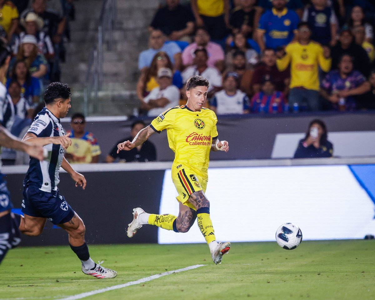 ClubAmerica's tweet photo. ⏱️ 90+' | Se agregan 4 minutos al partido. 🦅
⚽️ América 2 vs. 2 Monterrey https://t.co/wT98NUlyRL