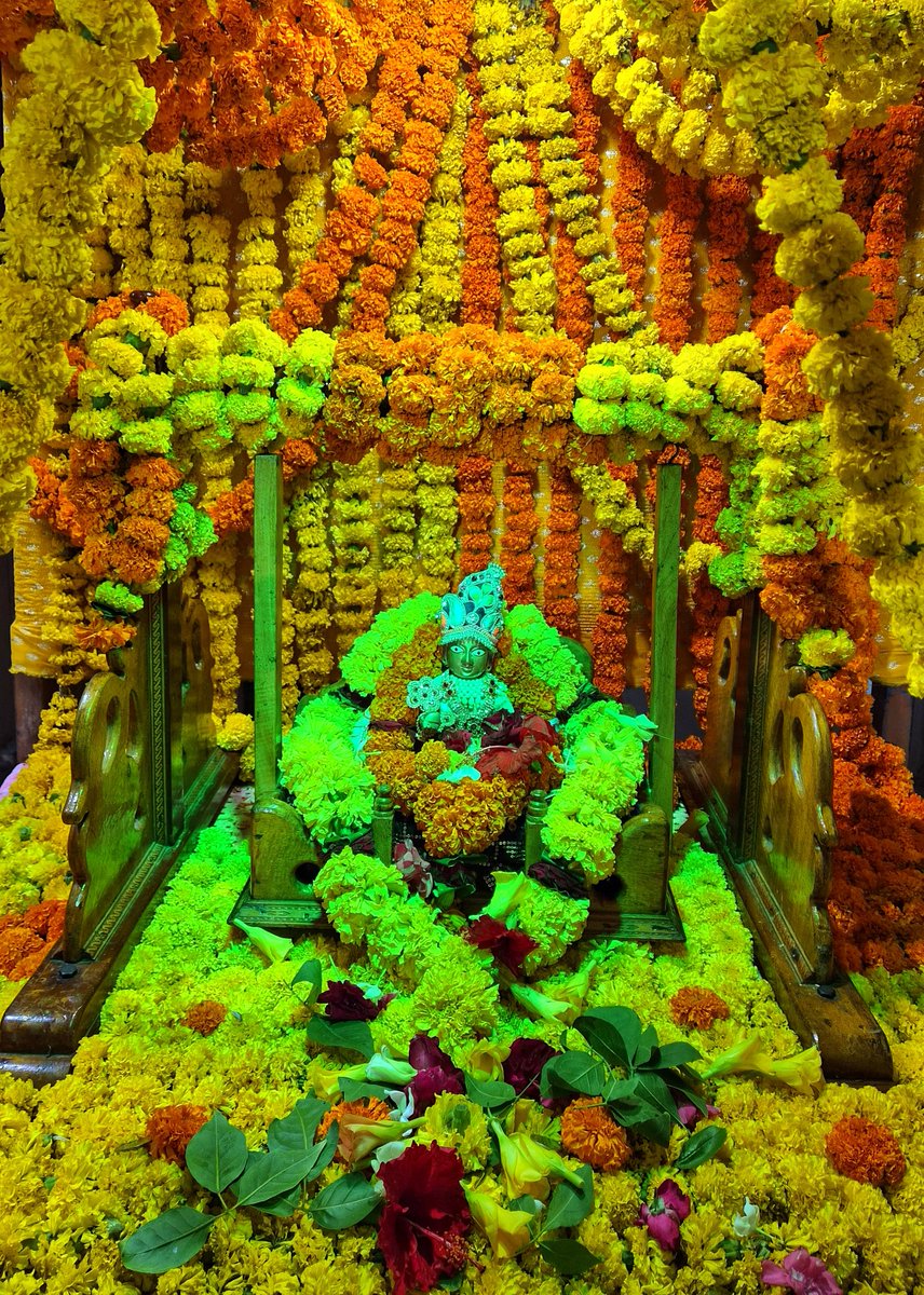Somnath_Temple's tweet photo. श्री भालका तीर्थ (कृष्ण धाम), प्रभासक्षेत्र - गुजरात (सौराष्ट्र),
दिनांक: 03 सितंबर 2026, श्रावण कृष्ण सप्तमी - गुरूवार
092610864

श्री कृष्ण के अंतिम लीला स्थान भालका तीर्थ पहुंचने  के लिए लोकेशन लिंक:🛕📍
https://t.co/Wome5VJifs

Whatsapp Channel Daily Darshan https://t.co/sndKP0fuKq