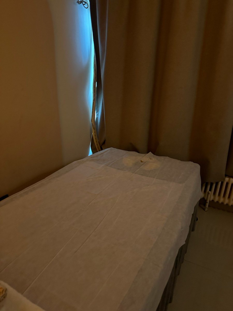 ShravanKS4's tweet photo. Small change, big impact: Set a 10PM phone curfew to boost sleep quality, energy and focus for the next day. Stick to it! https://t.co/7VuBaZuGnK
