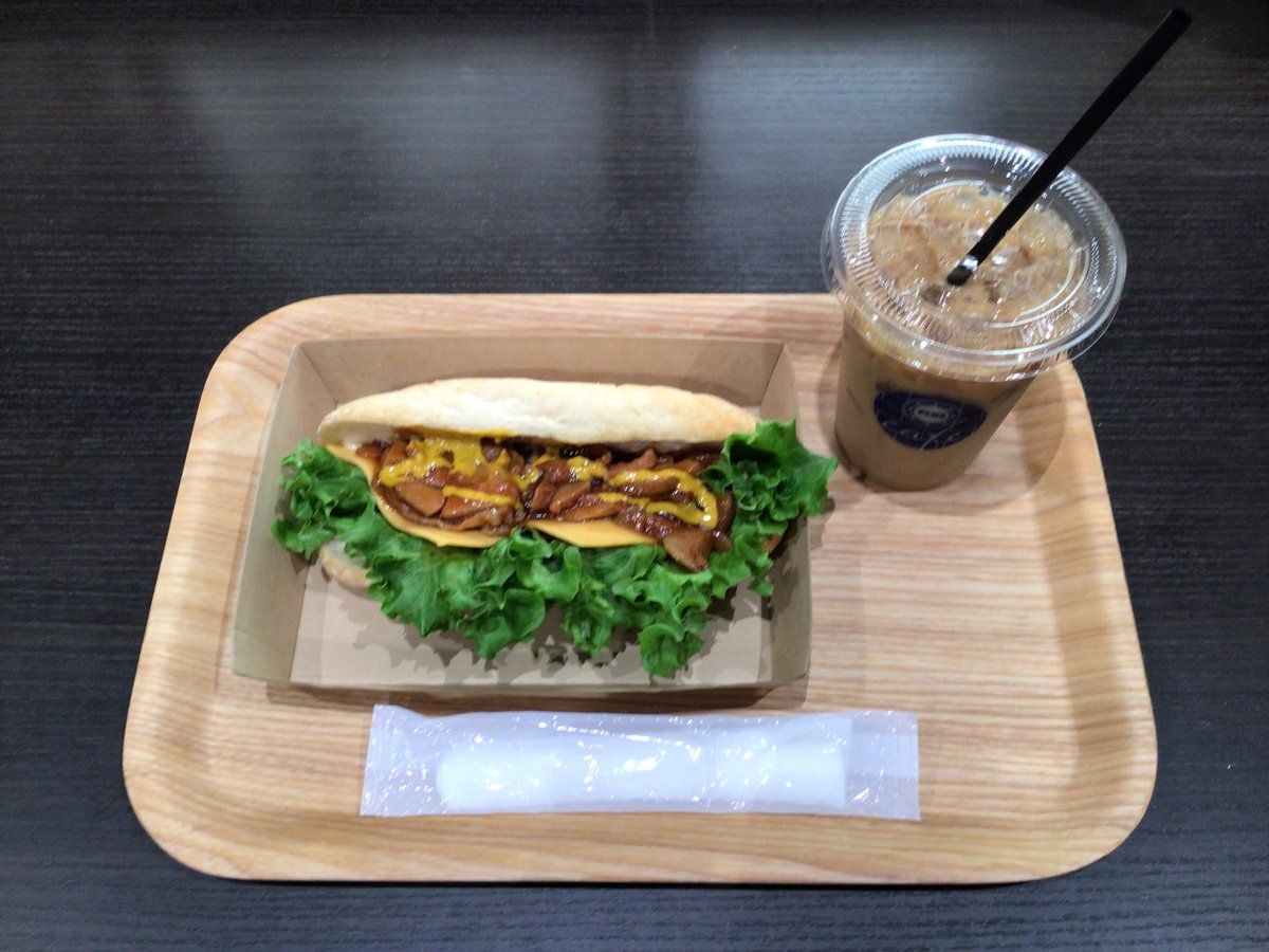 maru_kiriplus's tweet photo. おはようございます😀😀😀
まるみつ霧島店PLUSです🫥😘

オススメの照り焼きチキンのカスクートサンドです🤝
🩷
小���がすいたなーってときに、スロットを打たない方もぜひお越しください🤗✨ https://t.co/CUrTexcvCK