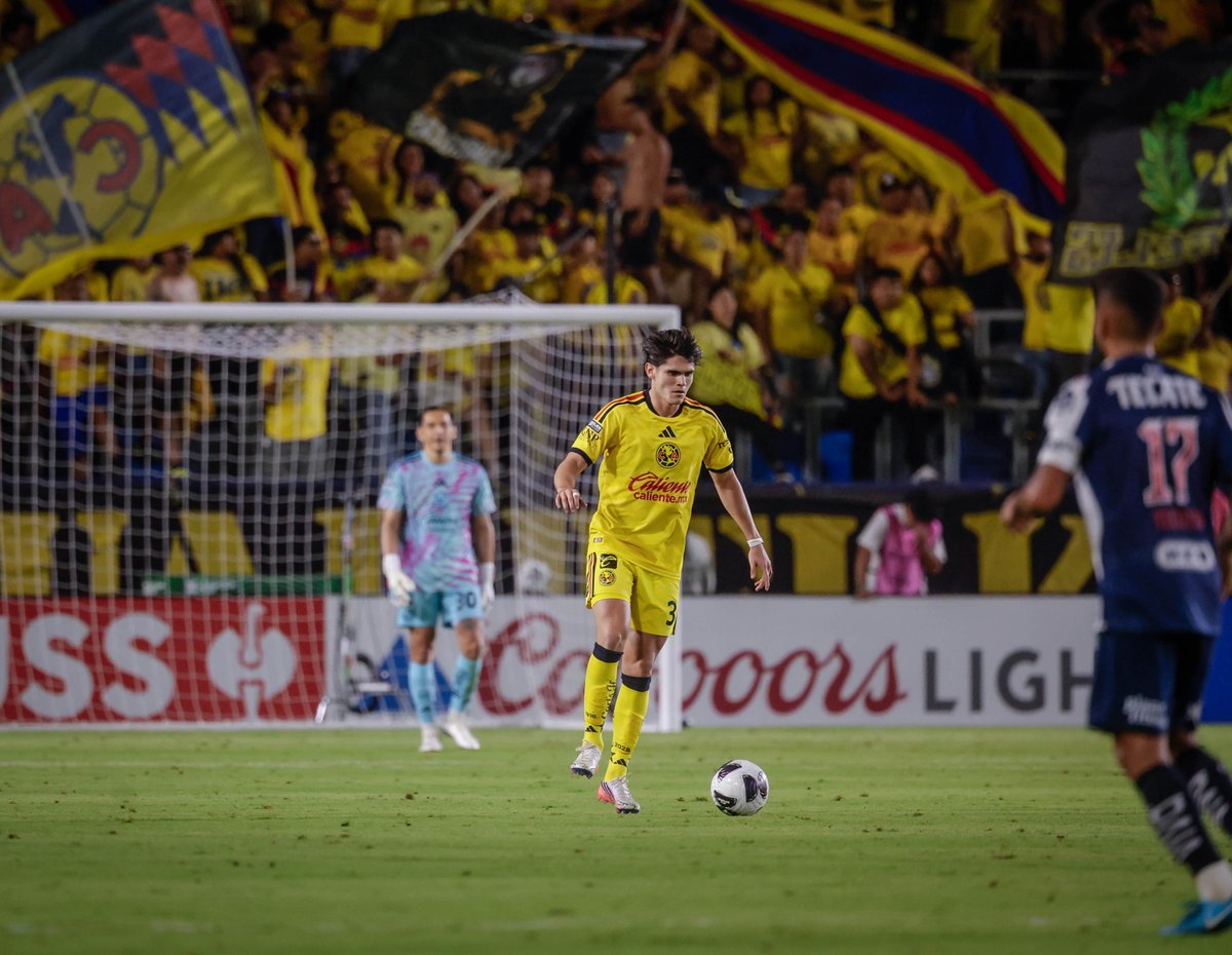ClubAmerica's tweet photo. ⏱️ 90+' | Se agregan 4 minutos al partido. 🦅
⚽️ América 2 vs. 2 Monterrey https://t.co/wT98NUlyRL