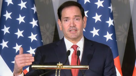 OrissaPOSTLive's tweet photo. US Secretary of State Marco Rubio has warned that countries helping Iran evade American sanctions could themselves face penalties, while dismissing suggestions that India and Iran were preparing a trade agreement.
#MarcoRubio #USIranRelations #USForeignPolicy #Iran #USA #OrissaPOST
📲 Follow Orissa POST – Odisha's No. 1 English Daily 📰✨