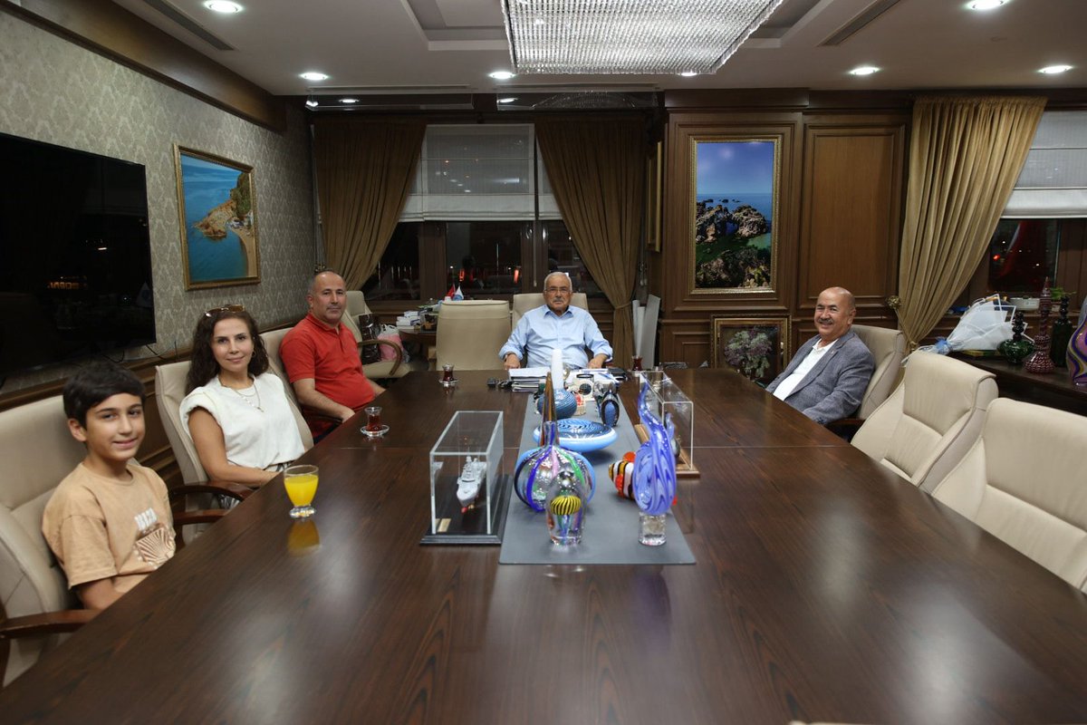 OrduBBld's tweet photo. 22. Dönem AK Parti  Ordu Miletvekili Hamit Taşçı, Muhammet Saran Taşcı, Kübra Taşlak ve Mete Ak misafirimiz oldular.      

Değerli misafirlerimize nazik ziyaretleri için teşekk��r ederiz. https://t.co/S7kIrDgOxq