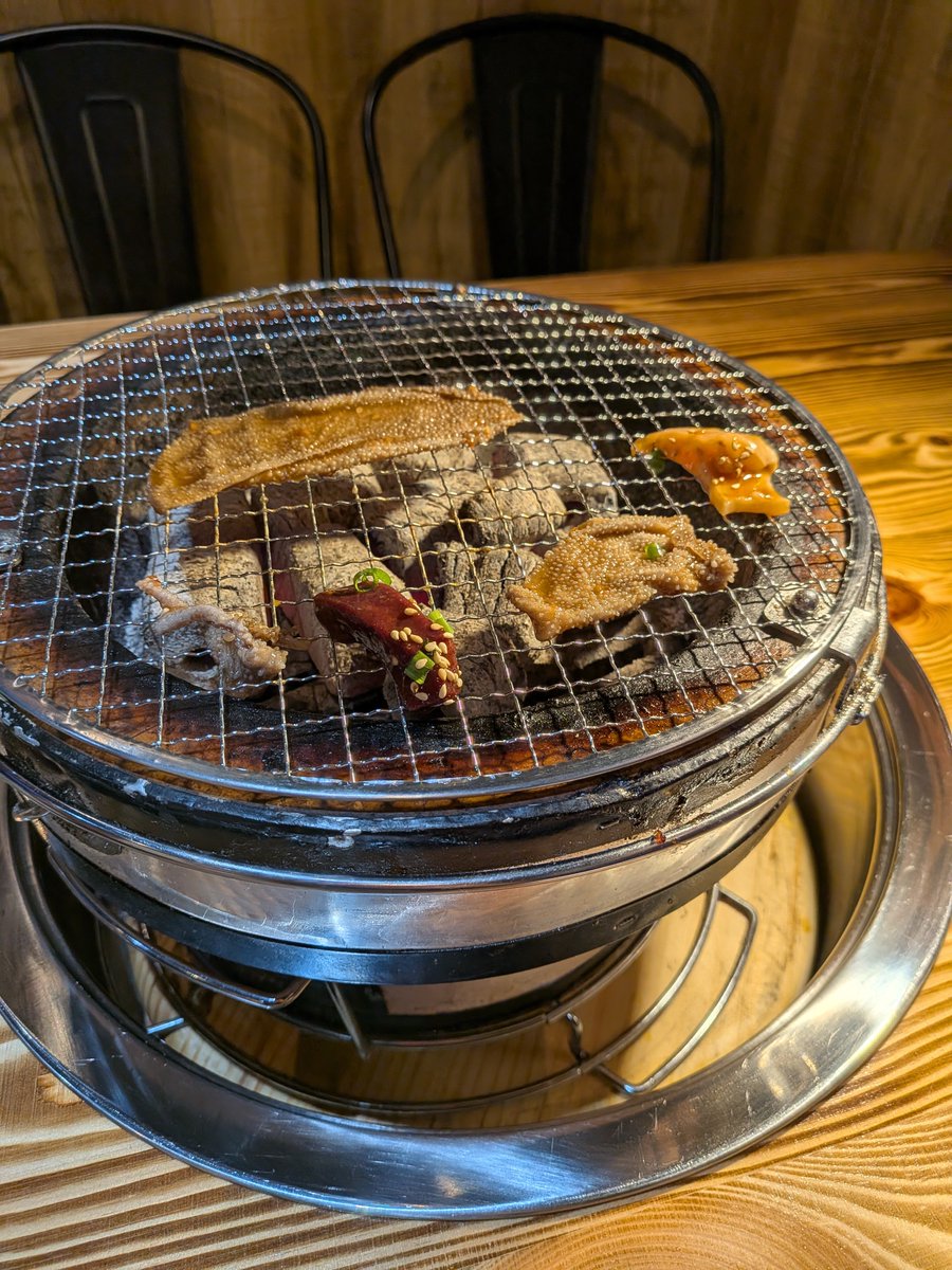 lolicorn's tweet photo. 俺の中のかきごおり成分が肉食った方がいいんじゃないかって言ってきた気がするから肉焼く https://t.co/L0BeyedJuo