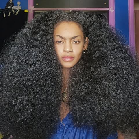 SangShestomzh's tweet photo. @mwwrangler Beautiful hair. https://t.co/Pcm8xIGk6O