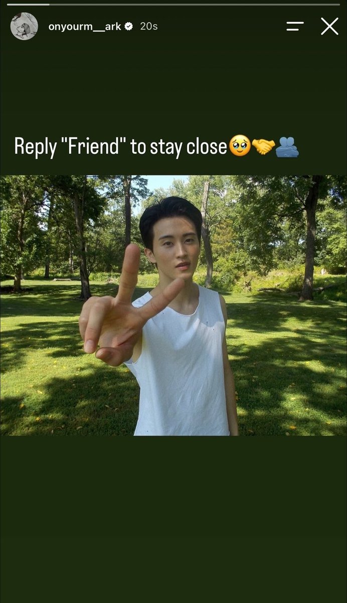markleeing99's tweet photo. mark's fandom name is " markfs: mark friends" and he said multiple times that this song is dedicated to us. Stop with this bs https://t.co/ZsQ3nMzZhu