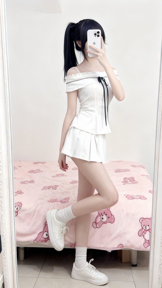 VLhB7's tweet photo. 疲倦的生活里要有一些温柔的梦 https://t.co/2Mo1wXKI3b