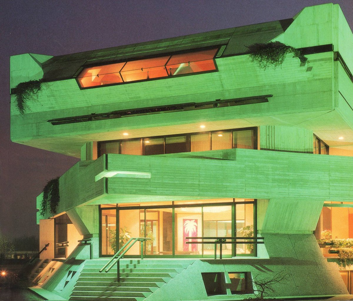 sovietsoleri's tweet photo. Villa Carminati by Roberto Morisi, 1988. Milan, Italy. https://t.co/wkIcT0iLPN