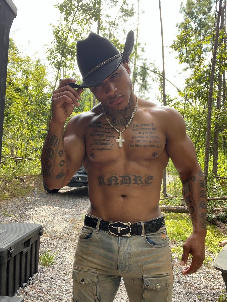 DRIZZY_DRE_90's tweet photo. 2027 @XBIZ Pre-Nominations Are Here‼️🙏🏽🫶🏽💪🏽Vote Now To Get Me Nominated↙️🙏🏽 Need All My Industry Ppl To Vote 4 Me‼️🙏🏽💪🏽💯  

🏆Male Clip Creator Of The Year 
🏆Male Premium Social Star Of The Year 
LINK TO VOTE‼️🙌🏽🙏🏽💯🔗↙️↙️
https://t.co/zNvalgxTfs https://t.co/ggUzkEiZXv