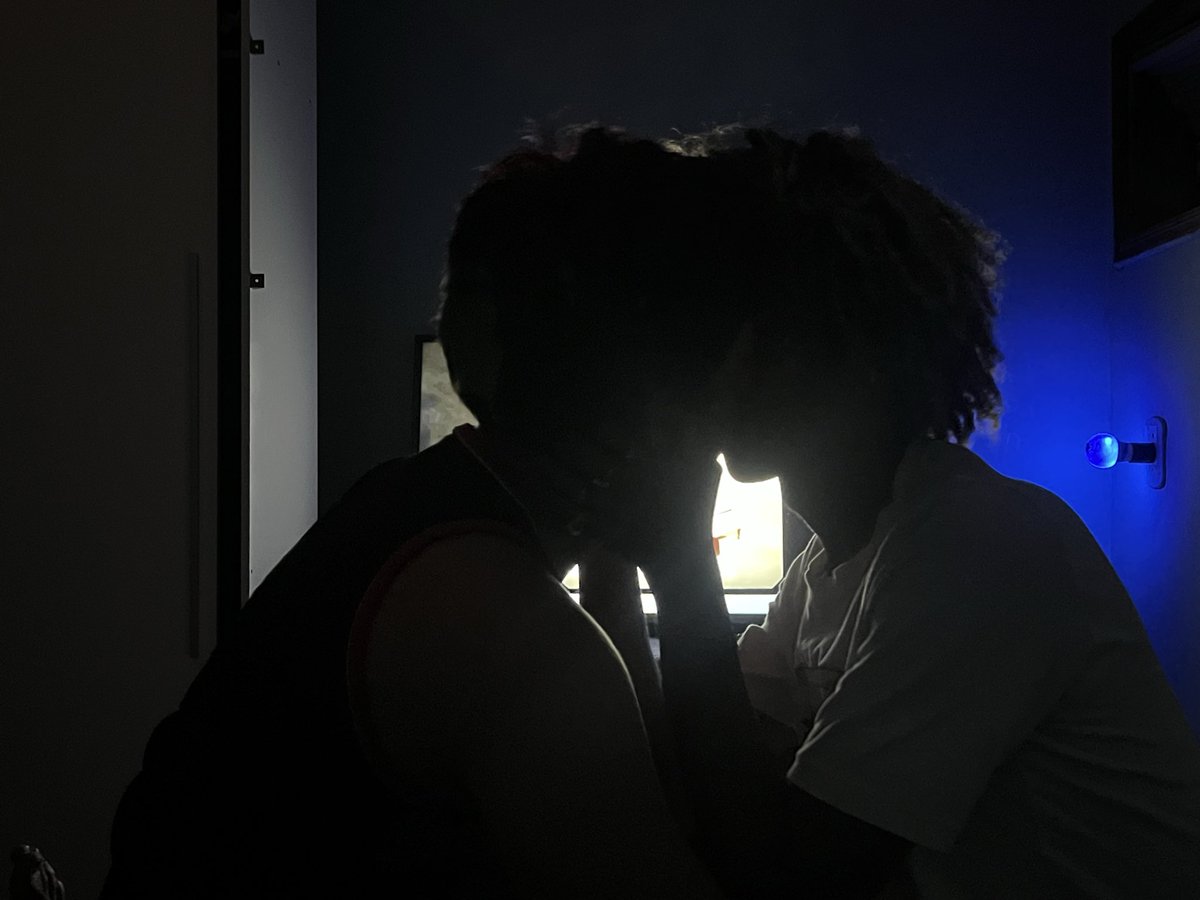 starboyxzz's tweet photo. eu acho que sou mais feliz com voce. https://t.co/rIBq3odjFP