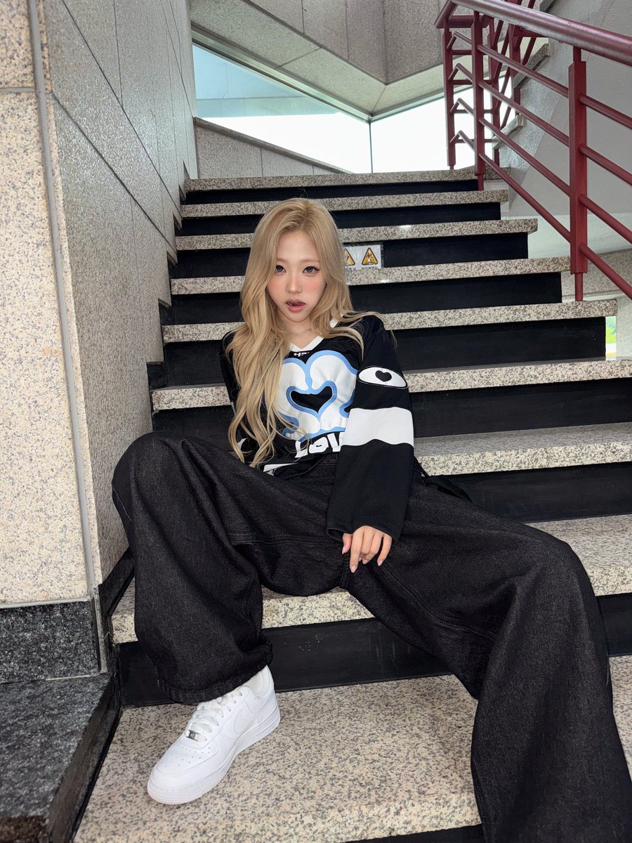 futchjuun's tweet photo. me: i dont suck dick
stella with her strap on: here comes the airplane
me: 😮 https://t.co/2Wn8EZCwpE