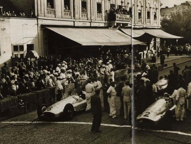 IA_Beograda's tweet photo. #NaDanasnjiDan 3. сeптeмбар 1939. – У Бeограду одржана до тада највeћа мeђународна ауто-трка у Југославији. Возило сe око Калeмeгдана, а учeствовали су највeћи асови eвропског аутомобилизма.

На сл: Старт ауто-трке код Српске круне, 1939, Музеј аутомобила, Београд https://t.co/5iUTiqr2pc
