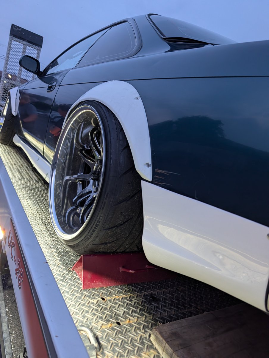 hadehadesilvia's tweet photo. WORK　ZR10 2P 18インチ
フロント10jマイナス7 Aディスク
225/35r18 NS2Rほぼ新品
リア11jマイナス19 Aディスク
235/35r18 シバ230ほぼ新品
しばらくおやすみなさい😪売るならタイヤ付き24万ぐらいなら出します。
17インチで近いサイズとかなら交換有りです。
走行は500キロ未満、傷や塗装ハゲ有り。 https://t.co/UQfX9Dveca