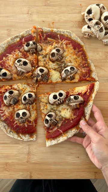 sweetxdessert's tweet photo. spooky pizza https://t.co/a16Qe2aBSm