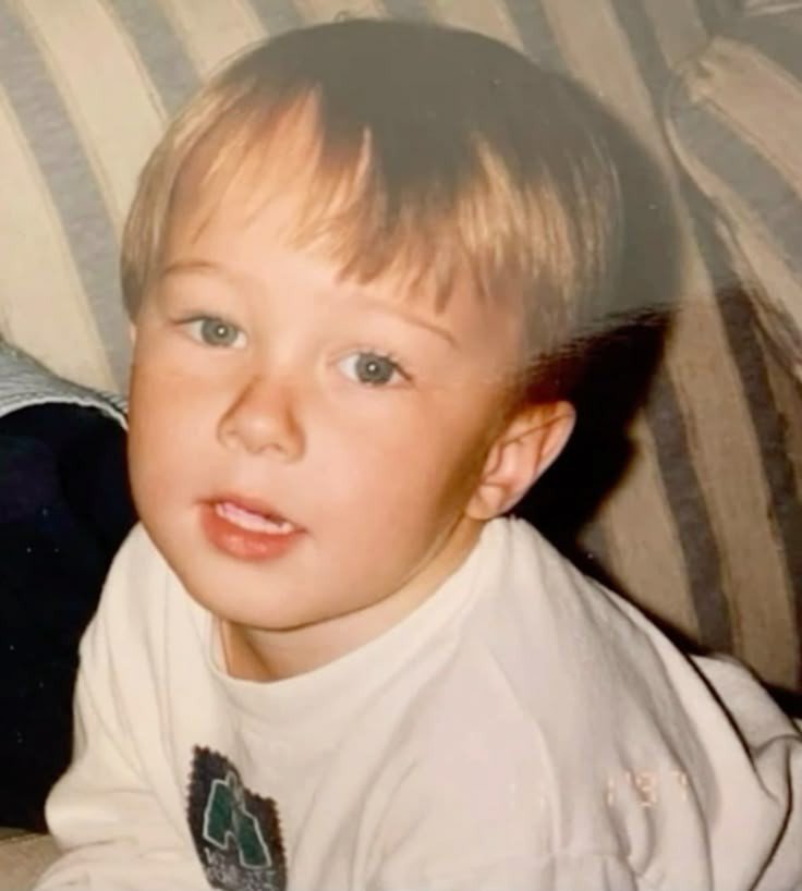 drewvstarkey's tweet photo. Drew                                                Mini Drew https://t.co/yCCiT4wfzW