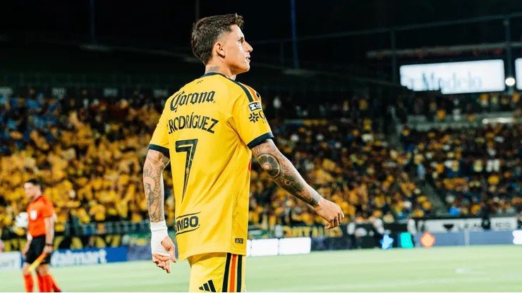 Its3gg's tweet photo. Maldito el día en que te quedaste.
Maldito el día en el que rechazaron una oferta millonaria por ti.
Un jugador que solo aparece en partidos irrelevantes, que se CAGA cuando más se le necesita.
Jamás vuelvan a decirme que Brian Rodríguez es una leyenda.
JAMAS. https://t.co/gShuwPVu1b