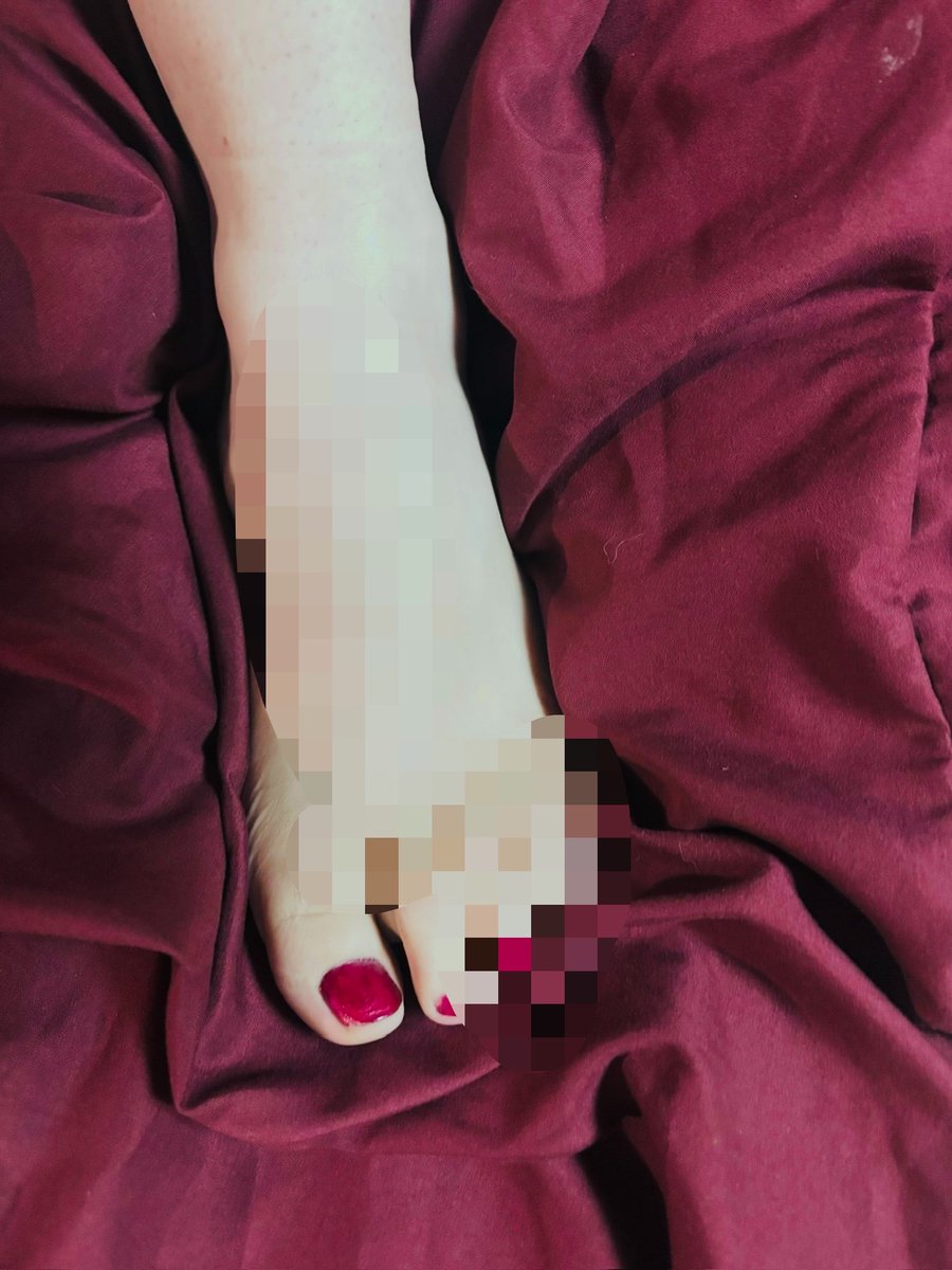 feminizingfemme's tweet photo. What foot freaks wanna buy more 
Send and I’ll unblur it https://t.co/lzLsDFM0RH