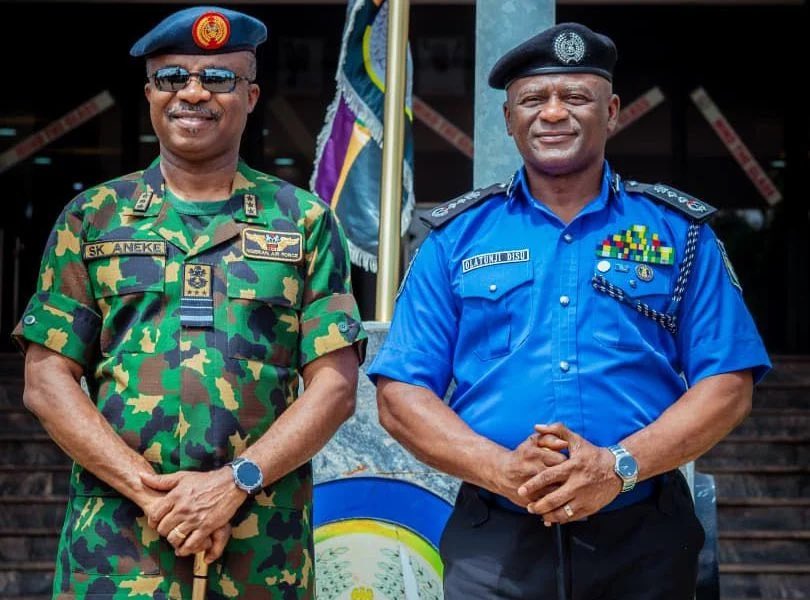 enebome's tweet photo. “We do almost the same work, though at different levels. I want to mention that when I was the Commissioner of Police in Rivers State, a particular police officer was killed by a criminal known as 2Baba.

“They killed the policeman, cut him to pieces, spread the body parts around, showed them on social media and ran into the thickest parts of the bush.

“And they were very strategic about it. They chose a dense area of the forest as their habitat. Before you could get to where they were, you needed to cross two rivers. So, you were in the middle of it. The moment you attempted to cross the river, they were picking you off. So, they chose a very difficult terrain.

“We did a lot of intelligence gathering on them and approached the Nigerian Air Force. They told us they were surprised at how we got that amount of intelligence. They looked at it, worked on it on their own and came back to us with feedback. That was actually the biggest job.

“They did their reconnaissance over the place. We were able to identify them moving around the area, and they told us the day they would strike. And behold, the Nigerian Air Force struck. Though 2Baba was not killed in that operation, they [the criminals] lost about five of their men, and it caused disarray in their camp.

“From that moment, they could not stop looking into the sky. They were frightened, and it gave us the opportunity to strike them and assault their camp, which eventually led to the death of 2Baba and the arrest of the others. I will continue to thank the Nigerian Air Force for its support.

“We are going to explore ways of working together.”

— IGP Tunji Disu recalled how the @NigAirForce assisted @PoliceNG to eliminate 2Baba and his notorious criminal gang in Rivers State.
