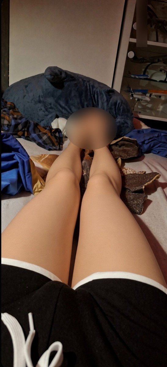 Voltiefem's tweet photo. Twink bare legs

And a warm goodmorning cuties 💕💕

#femboy #twink #cute https://t.co/ufY8WXh6WB
