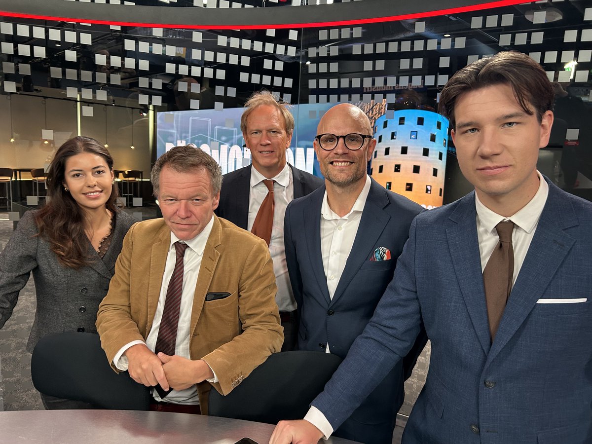 dise_tv's tweet photo. Strax igång!
Det blir snack om Clas Ohlson, Academedia, Yubico, Broadcom med flera.
@JoelFors gästar för första gången, kul!
Dessutom lyssnar vi på en ny låt som väckte redaktionens intresse nu på morgonen. 
#finanstwitter https://t.co/8iqbz8FpkU