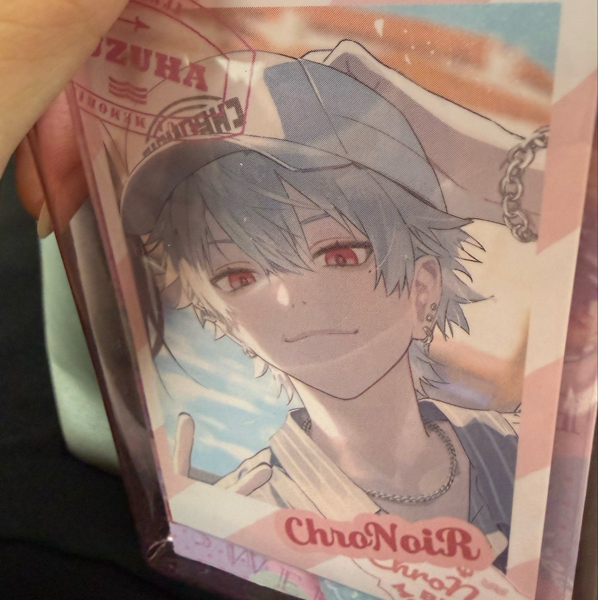 miiko_2434's tweet photo. 今日のお供は待受のみ。

これの金属部分取れちゃったからお留守番してもらった〜それにしても蒸し暑いね🫠 https://t.co/fIhQnMCt00