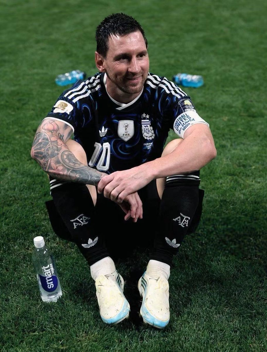 AlhajiAlif's tweet photo. @stickergirll Messi is better than every player that has ever played and currently playing https://t.co/zZSooeR3Qv