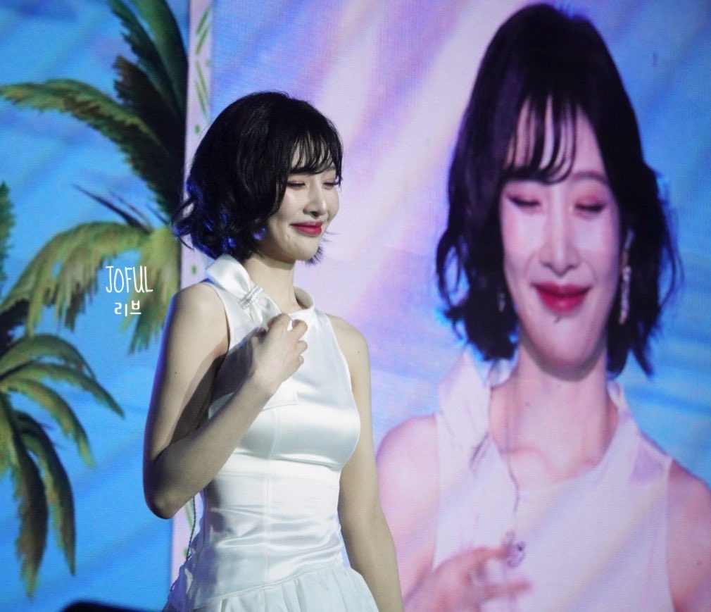 JoyfulLev's tweet photo. #HAPPYJOYDAY
언니~ 자주 직접 보러 가진 못하지만, 마음은 항상 언니 곁에서 진짜진짜 많이 응원하고 있어요! 오늘처럼 언니만의 특별한 날에 이 세상에서 제일 행복했으면 좋겠어요. 생일 너무너무 축하하고 진짜 마니 사랑해요~💚
#레드벨벳 #조이 https://t.co/jhhLeiHdx0