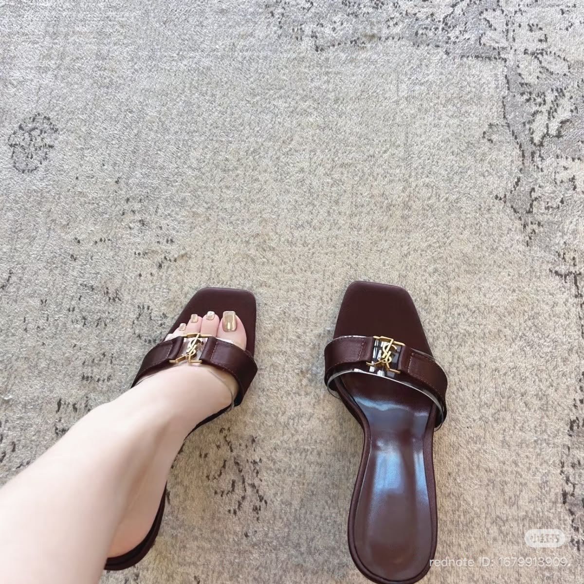 tulipzone's tweet photo. Step 1: Wear the heels. Step 2: Own the room. https://t.co/bUEVYLrpkN