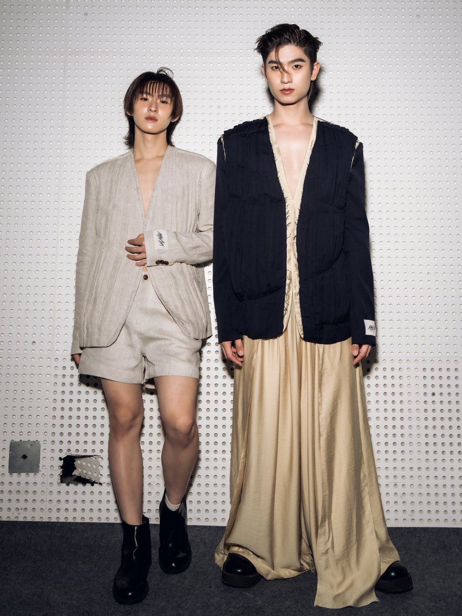 DomundiTV's tweet photo. THE RUNWAY AWAITS. 

Thomas @tthomastc and Kong @kongjiro_ step into the spotlight for MMAM at Seoul Fashion Week 2027 SS.

WATCH LIVE
🔗 : https://t.co/QylVlWr8Si

THOMASKONG IN SFWSS27
#MMAMSS27RUNWAYxTMK
#MMAM
#seoulfashionweek2027ss
#thomaskong
#tthomastc #kongjiro https://t.co/ZurXJRIZkZ